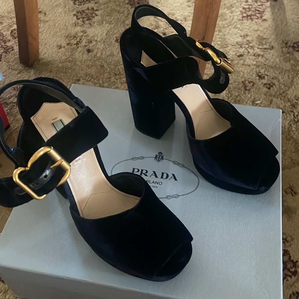 Worn once Prada velvet heels